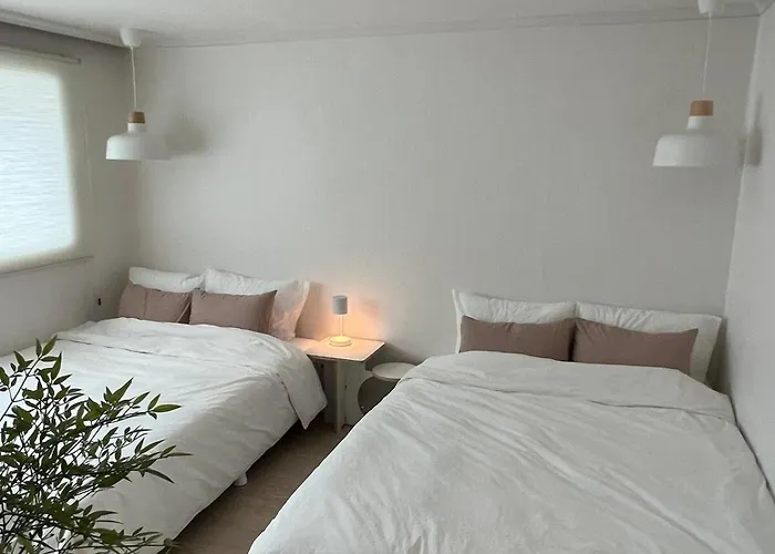Bed and breakfast 5min To Hongdae,itaewon,ktx&sleeps 8&central Seúl