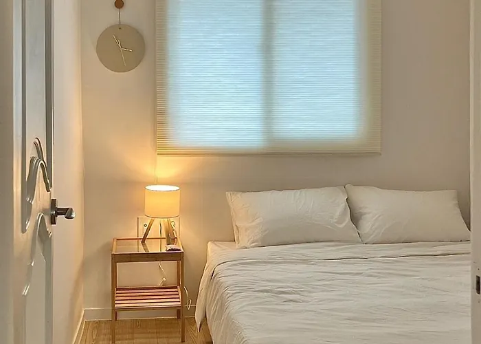 5min To Hongdae,itaewon,ktx&sleeps 8&central 4*
