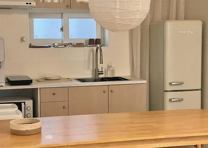 5min To Hongdae,itaewon,ktx&sleeps 8&central 4*